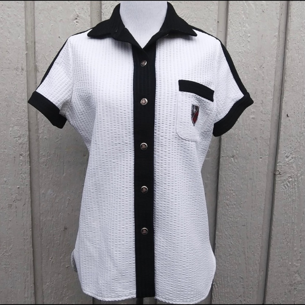 Vintage 1975 Montgomery Ward women's collared button down short sleeve shirt